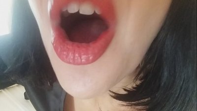 Cariño, tu madrastra no te deja ir a la escuela hoy... Te necesito demasiado...